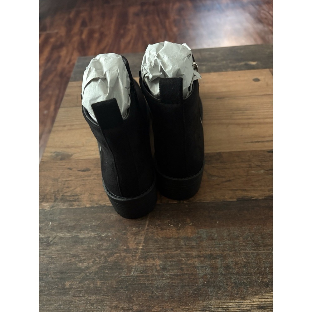 PrettyLittleThing Black Faux Suede Zip Ankle Boots Size 7 Lug Sole Bootie NEW - Picture 3 of 6